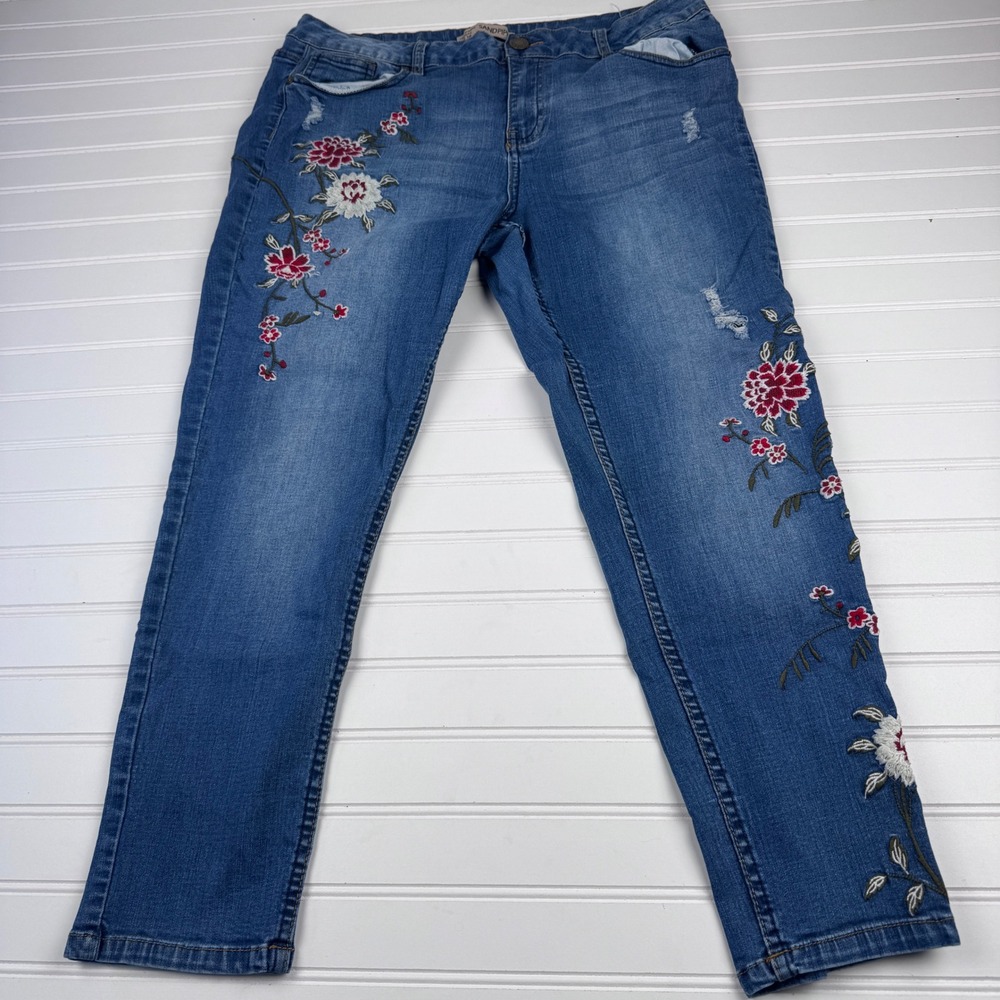 Sandpipper Women's 14 Embroidered Floral Ankle Jeans